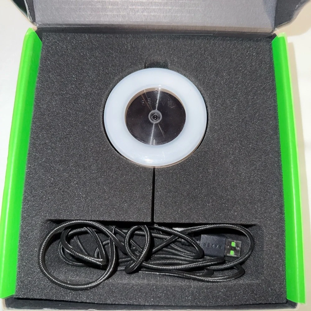 Razer Kiyo Streaming Webcam With Ring Light USB Camera 1080p Completely